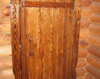 Дверь для бани деревянная